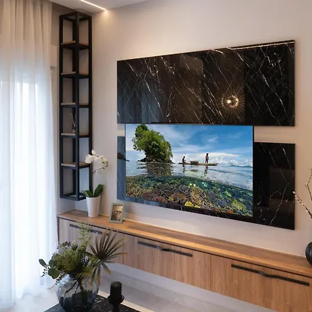 Luxury In Apartment *